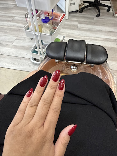 Signature Nails