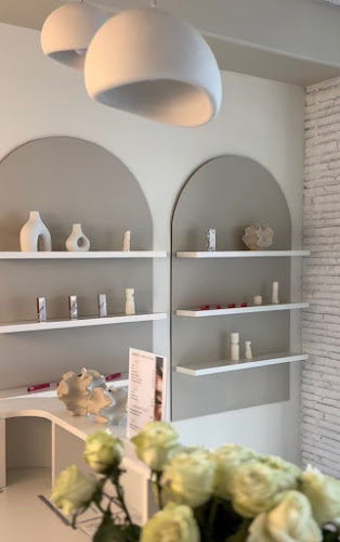 Skin Lab LA - Beauty & Nail Studio
