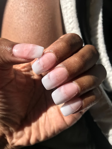 Sky nails