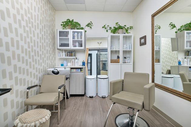 Sola Salons