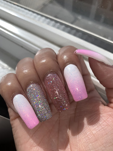 Studio Nails, nail salon in Panorama City, California
