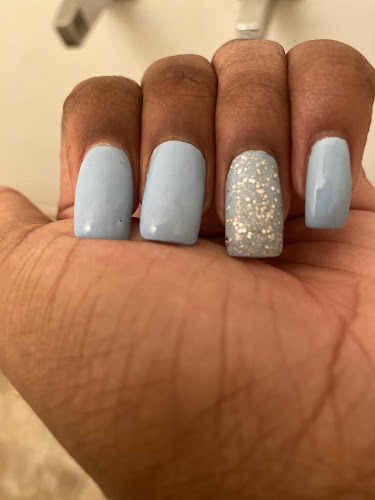 Sunny Nails