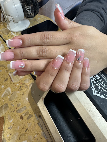 Super Nails One