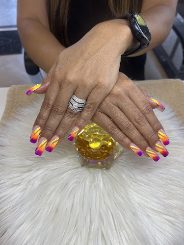 T & T Nails, nail salon in Oceanside, California