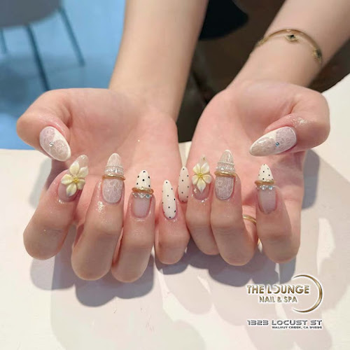 The Lounge Nail Spa