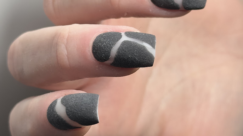 the.nail.flower