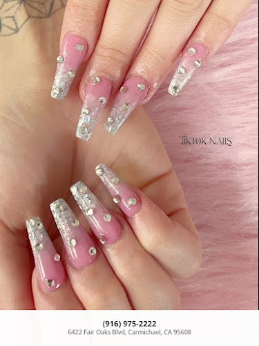 Tiktok Nails