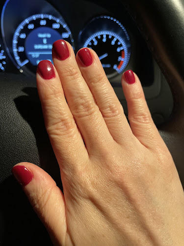 Tina's Nails, nail salon in Encino, California