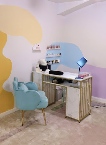 Tini Nails, nail salon in West Hollywood, California