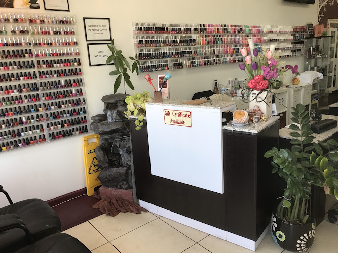 Tip Top Nail Bar