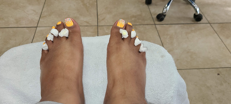 Tl 2 nail and spa