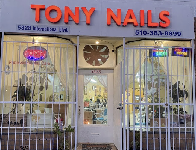 Tony Nails