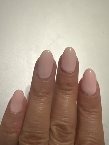 Top Nails, nail salon in Woodland Hills, California