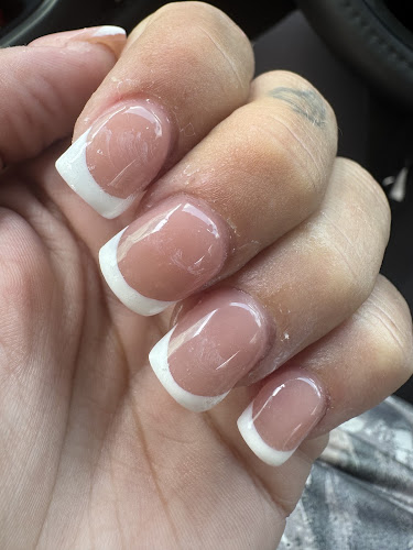 Topline Nails