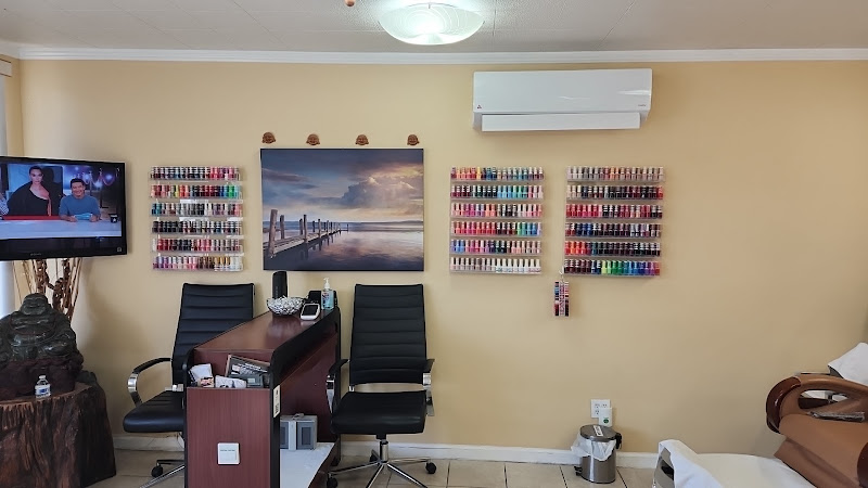 Tranie Nails