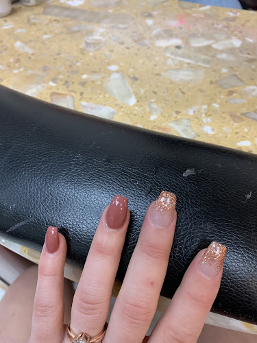 Trendy Nails