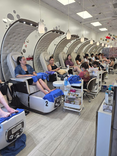 Tustin Organic Nails & Spa