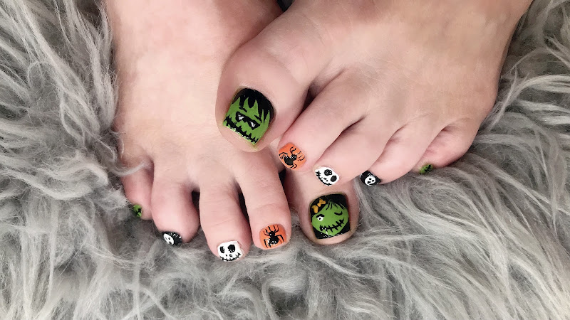 unique nails and spa
