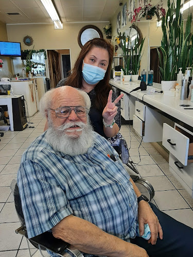 United Hair & Nails