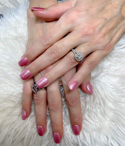 V Nail Spa