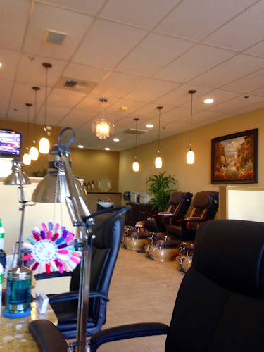 V nails & spa