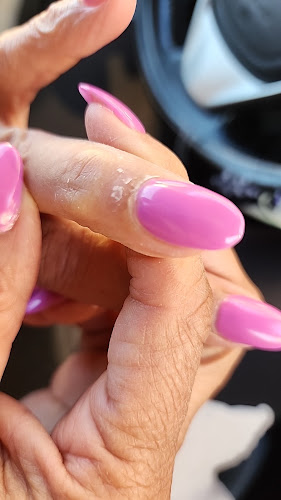 V Y Nails