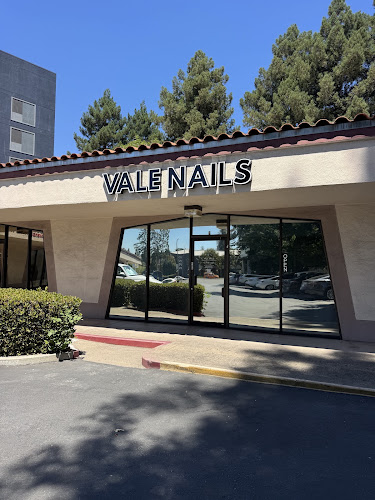 VALE NAILS