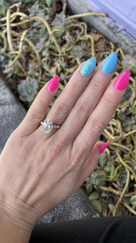 Varnish Nail Bar