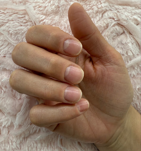 Verdes Nail & Spa, nail salon in Hermosa Beach, California