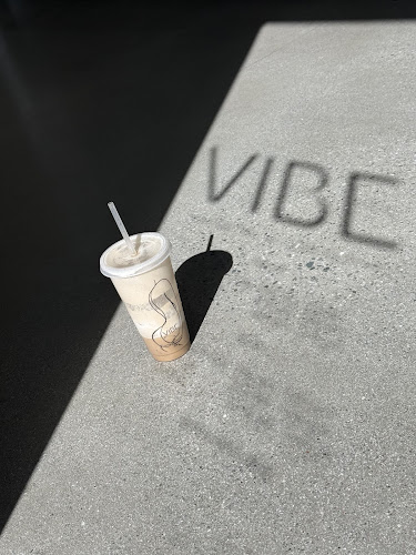 Vibe nails and coffee