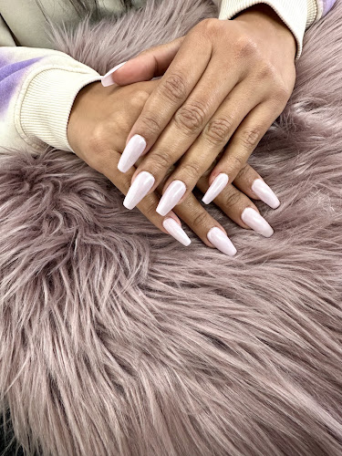 Vicky's Nail@ Hair Salon
