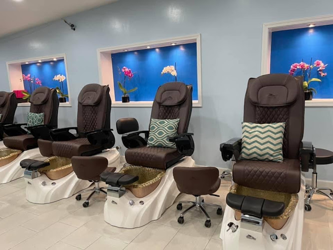 Vivid Nails & Spa