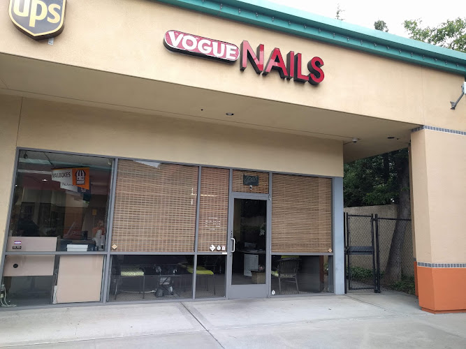 Vogue Nails