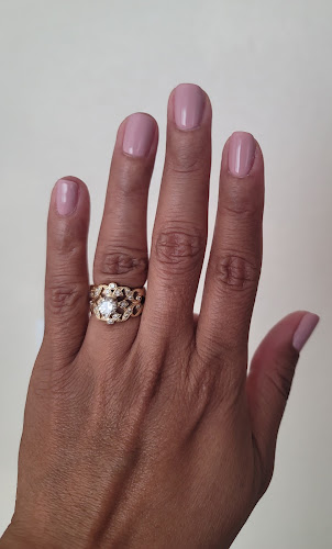 W Hair & Nail Salon