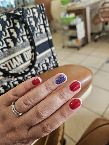 Wave Nails