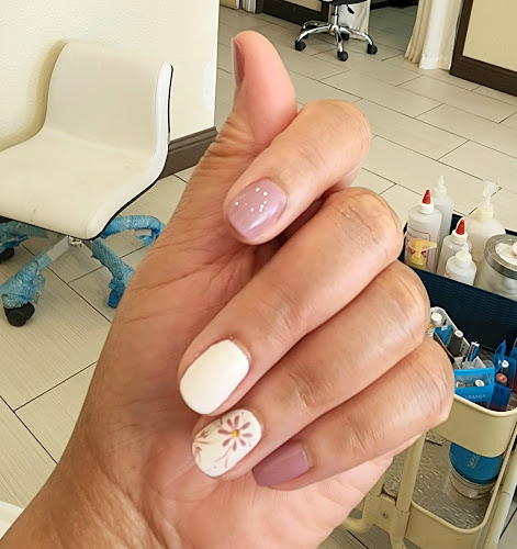 Z Nail Spa