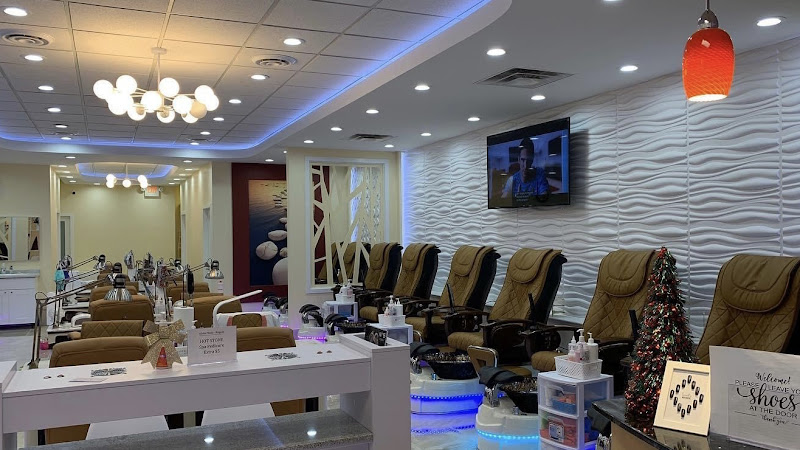 ALOHA NAILS | 1594 REGENT AVENUE WINNIPEG