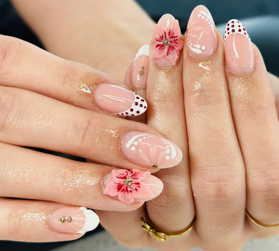AMBER NAIL BAR