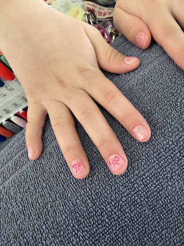 D'or Nails
