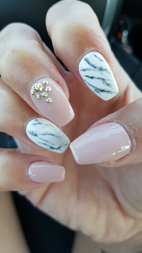 Popular Nails