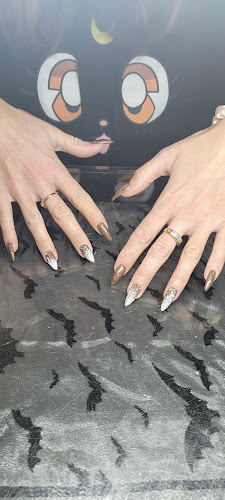 Drop Dead Gorgeous Salon