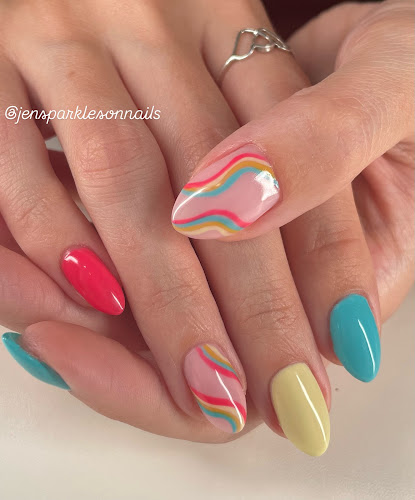 Jen Sparkles On Nails
