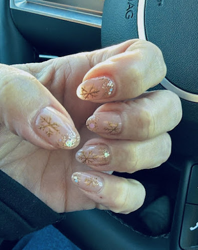 MC Nails & Spa