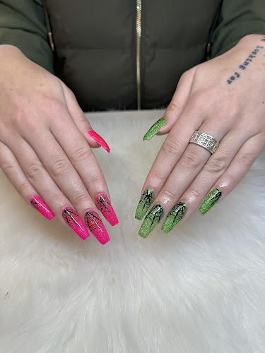 Nails by Phong