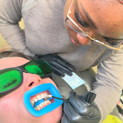 Teeth Whitening Agency