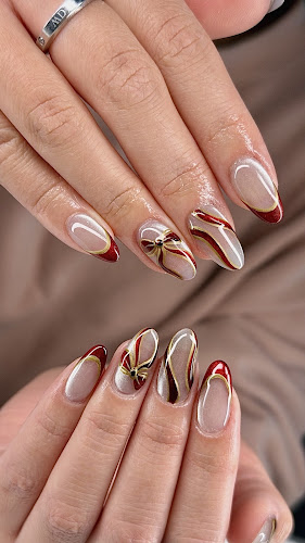 V Nails Moncton