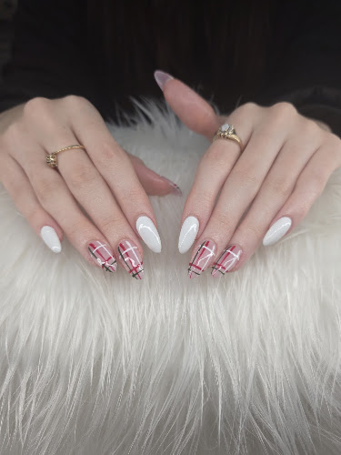 Harpi Nails & Esthetics