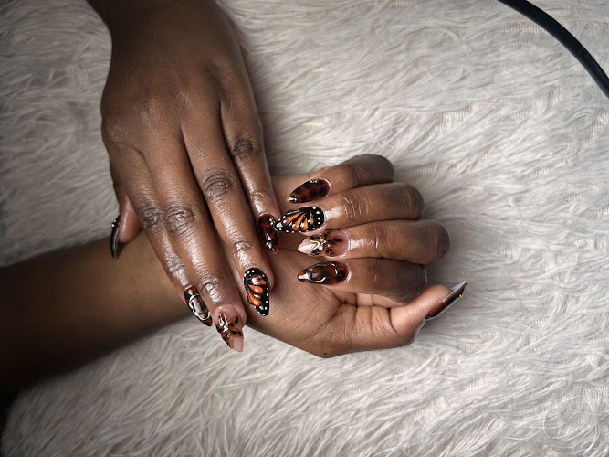 Nails by Mo Gems