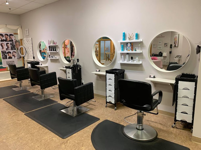 Shear Perfection Hair Studio - Labrador City