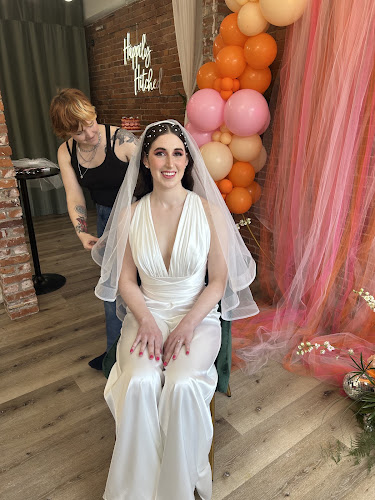 Bridge Beauty Bar